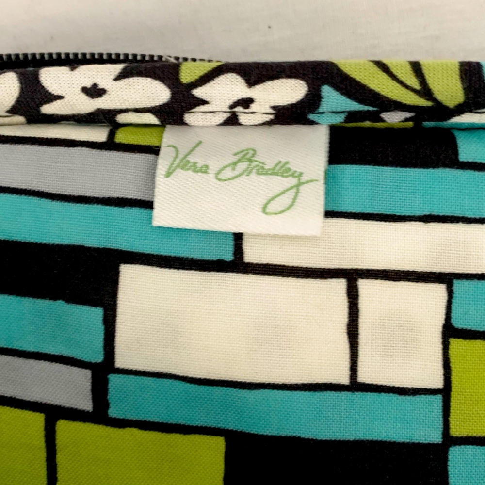 Vera Bradley Floral Print Quilted iPad/Tablet Holder - Picture 4 of 4